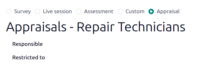 Az értékelési rádiógomb be van jelölve egy értékelési űrlapon a Kérdőívek alkalmazásban.