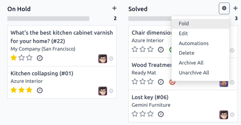 A Helpdesk folyamat szakaszának nézete, hangsúlyt fektetve a fogaskerék ikonra és a szakasz szerkesztési lehetőségére.