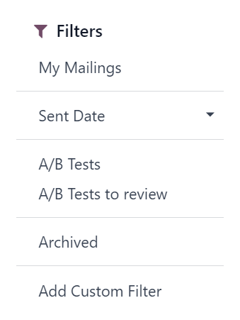 A szűrők legördülő menü opcióinak nézete az Odoo Email Marketing irányítópulton.