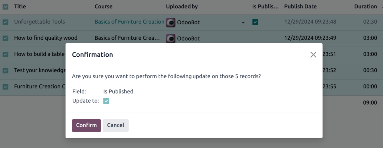 Egy kurzus tartalmának megtekintése, amely az Odoo Helpdesk háttérrendszerében van közzétéve.