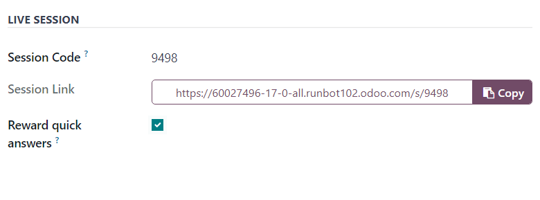 Az Élő ülés szekció az Opciók fülön egy kérdőív űrlapon az Odoo Surveys-ben.