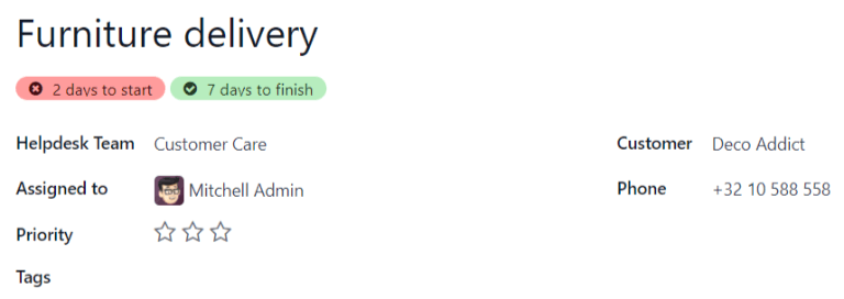 Egy jegy űrlapjának nézete, amelyen egy sikertelen és egy teljesített SLA látható az Odoo Helpdeskben.