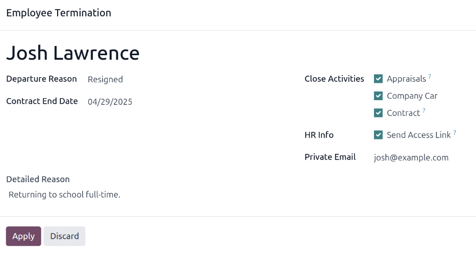 Az alkalmazott felmondási űrlapja minden mező kitöltésével.